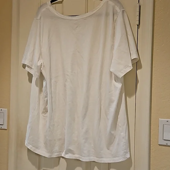 Ava and Viv V-neck White Tee Size 2x - Picture 5 of 5